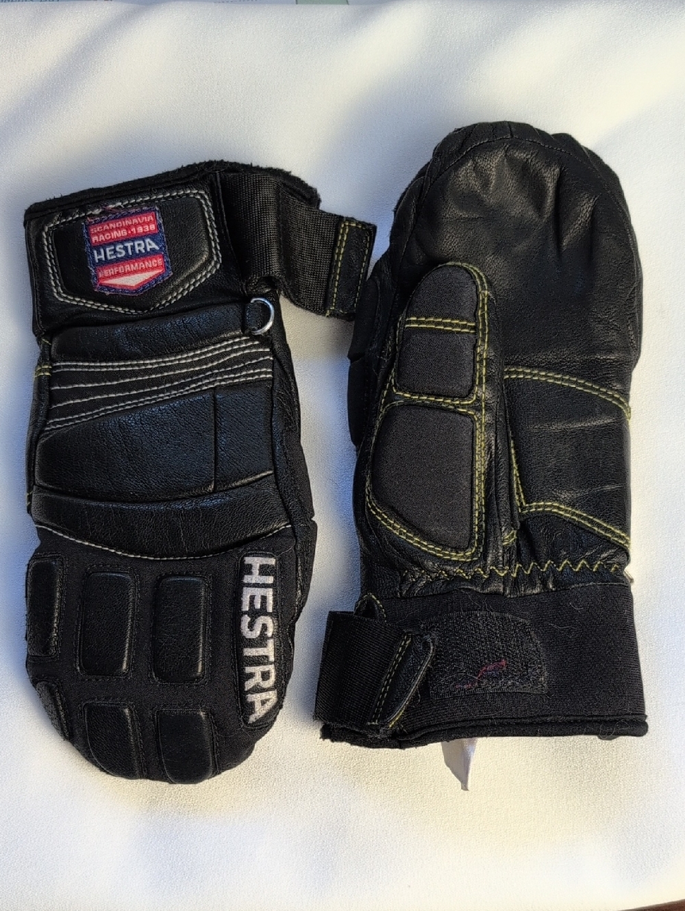 HIESTRA MITTENS SIZE 6